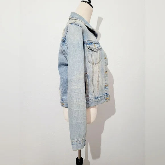Forever 21 Light Wash Distressed Denim Jacket Women’s Size Small 100% Cotton - Picture 5 of 13
